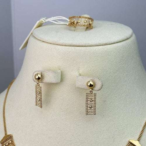 طقم ذهب عيار18