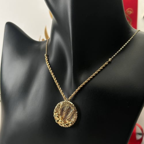 طقم ذهب عيار21 بوزن 10.86 جم تقريبا