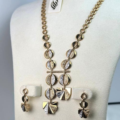 طقم ذهب عيار18