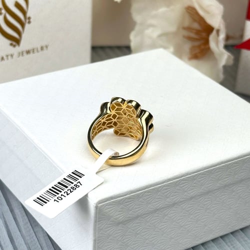 طقم ذهب عيار18 بوزن 67 جم تقريبا