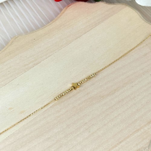 اسورة ذهب عيار18 بوزن 1.34 جم تقريبا