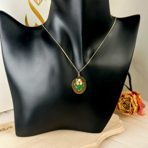 عقد زهرة التوليب ذهب عيار18 بوزن 4.17 جم تقريبا