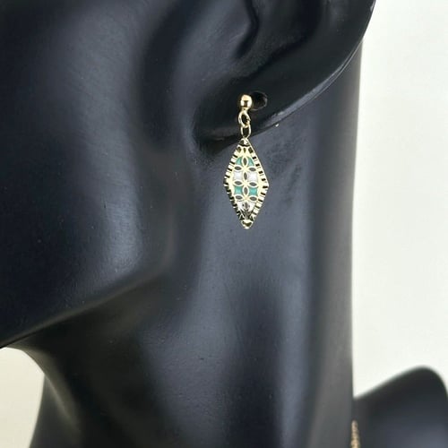 طقم ذهب عيار18 بوزن 11.45 جم تقريبا