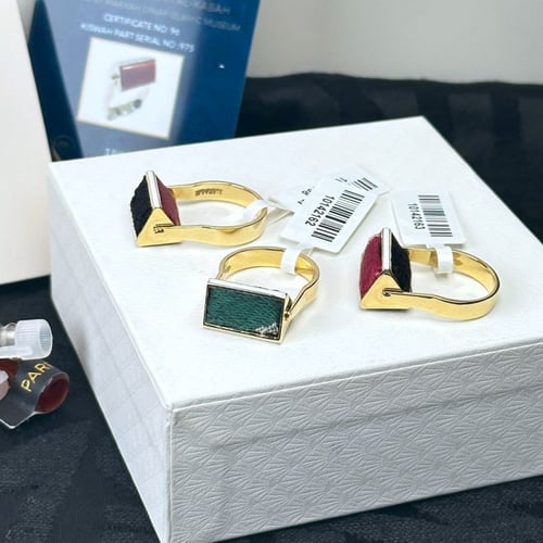 خاتم بثلاث كسوات للكعبة المشرفه ذهب عيار18 بوزن 5....