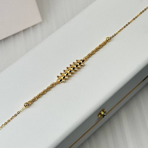 طقم ذهب عيار21 بوزن 11.79 جم تقريبا