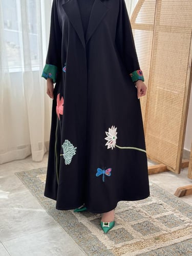 A 085 عباية كريب تايواني اسود