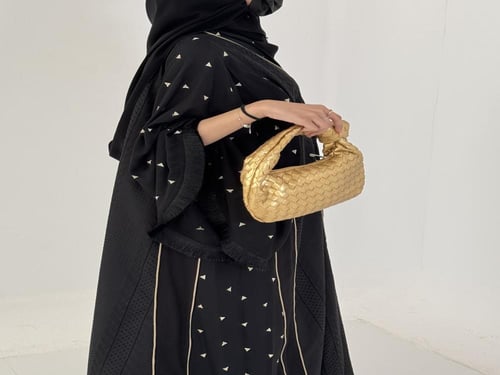 A 088 عباية تطريز ذهبي