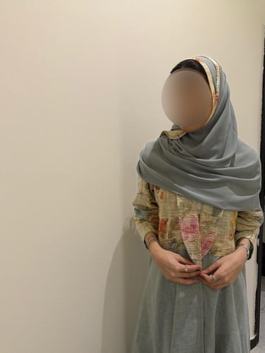 AM 097 عباية لنن اخضر فاتح