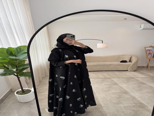 A 087 عباية جاكار أسود بتطريز كامل