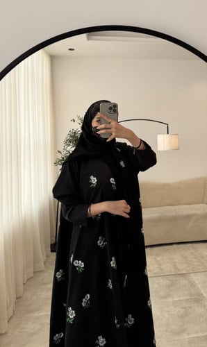 A 087 عباية جاكار أسود بتطريز كامل