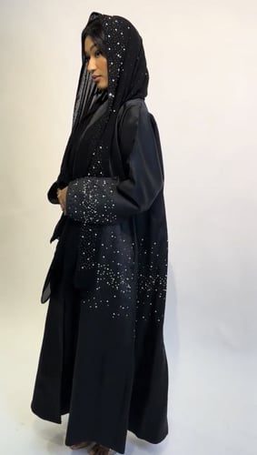 A 08 عباية صيفية تفته اسود