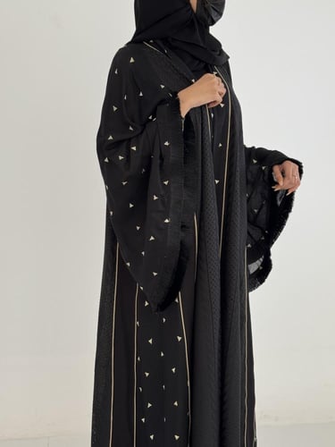 A 088 عباية تطريز ذهبي