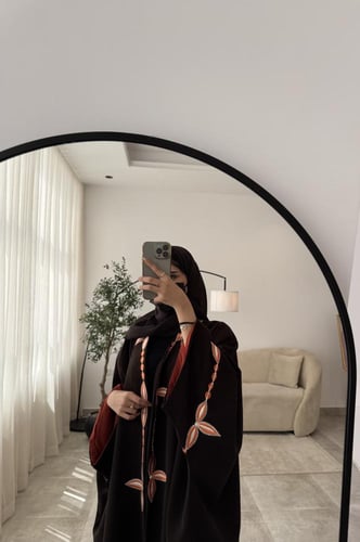 M 086 عباية مناسبات بني غامق كريب أندونيسي بتطريز...