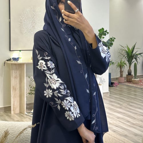 A M 03 عباية مطرزة كحلي