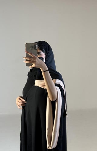 A 091 عباية بلاك بيري