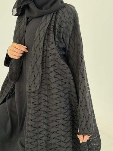 A 083 عباية سوداء