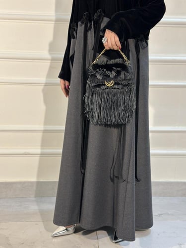 AM 072 عباية شتوي مخمل سادة