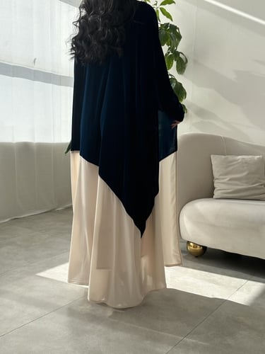 A M 015 عباية شتوية مخمل