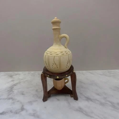 Bahraini jar "3 liters" with wooden base and cup