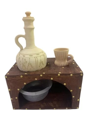 Bahraini jar "2.5 liter" with wooden base