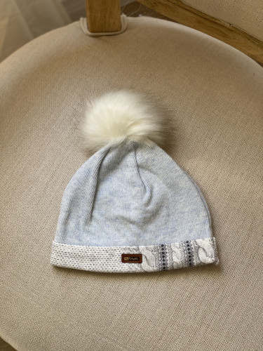 قبعه شتوية أنيقه باللون السماوي الفاتح للمواليد من...