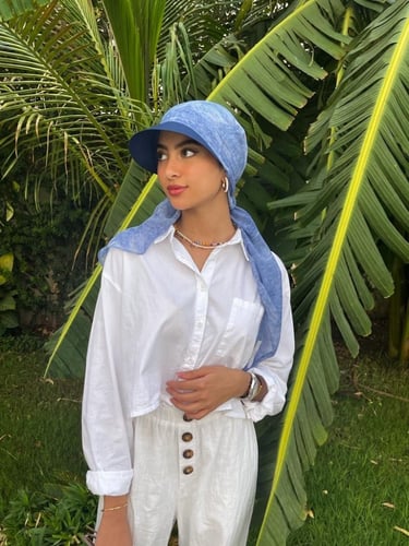 كاب اللون كحلي