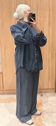 طقم بلوزه وبنطلون جيز طايح وبارد جداً