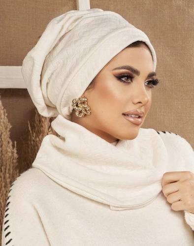 White winter turban, two pieces