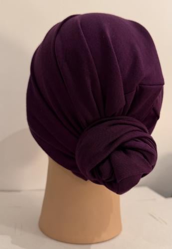 Dark-colored moov turban