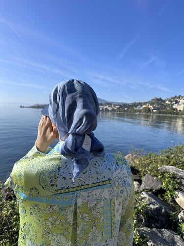 كاب اللون كحلي