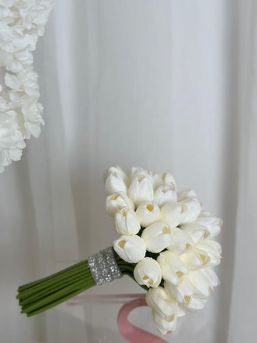 مسكة عروس ( توليب )