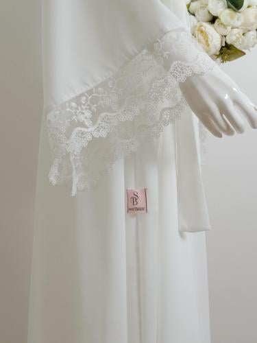 روب اطراف دانتيل