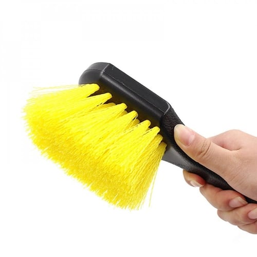 فرشة لتنظيف الجنوط والكفرات