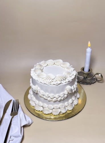 كيكة كلاسيكية بيضاء