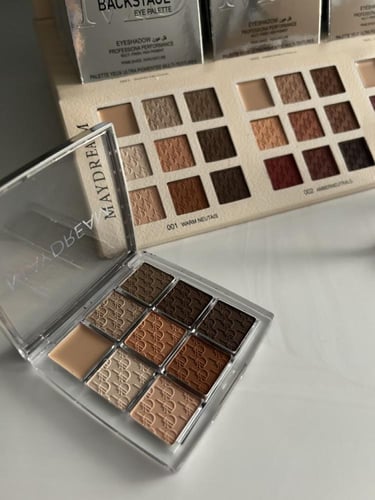 باليت بديل ديور بثلاث درجات