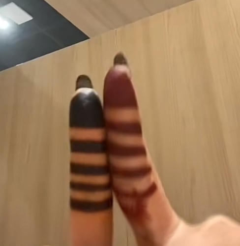 شطرطون حنا مخطط للاصابع