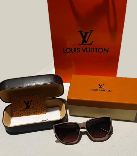 نظارة اوبس فيتون بجميع الملحقات