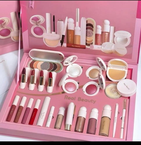 طقم مكياج كبير فاخر