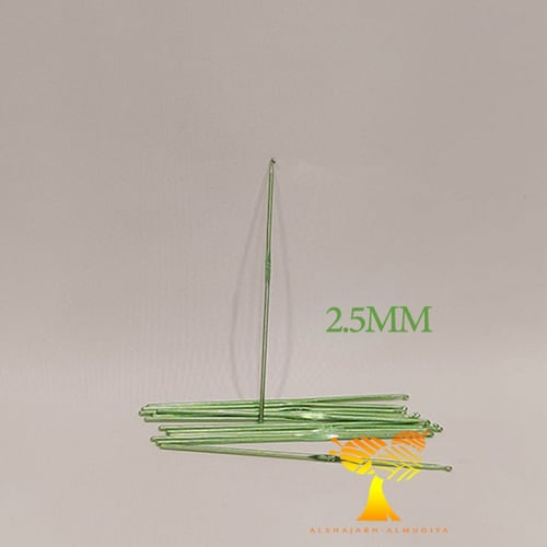 إبر كورشيه بمقبض معدني