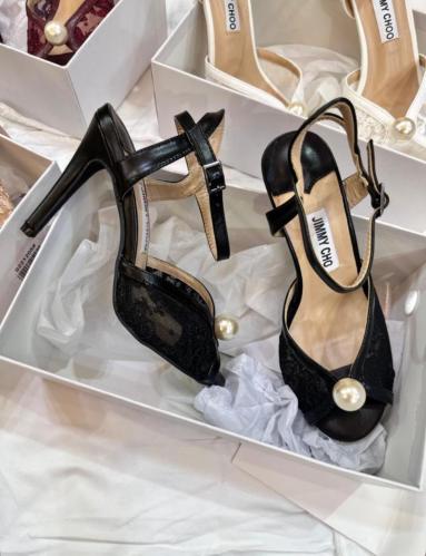 كعب دانتيل عرايس اسود JIMMY CHOO