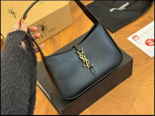 SAINT LAURENT-اسود