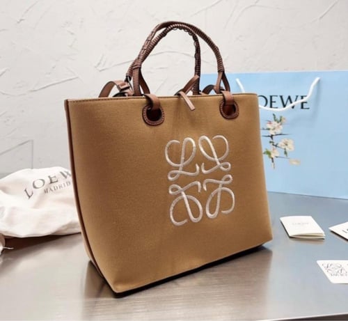 شنطة توت لويفي ( بني)