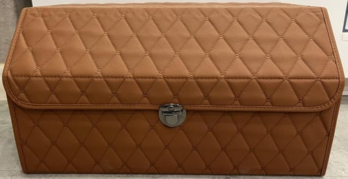 حافظة للسيارة حجم صغير