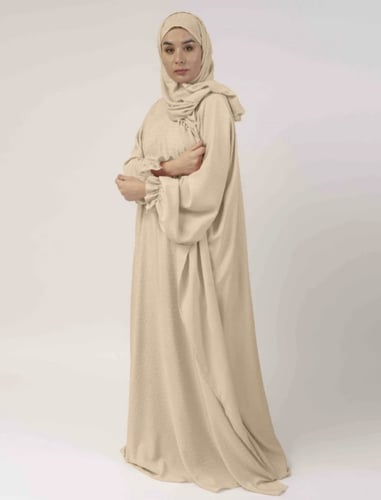 طقم سجادة مخمل بيج مع شرشف طرحه