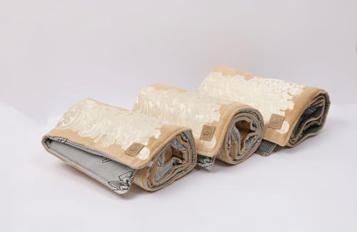 صندوق حي على الصلاة ابيض