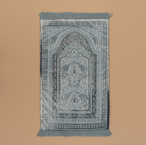 سجادة حرير سماوي بإسفنج