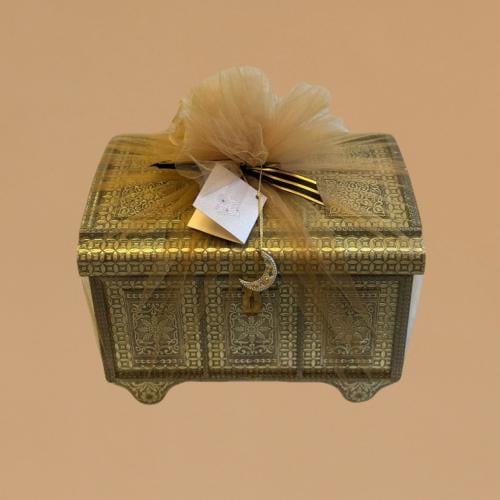 صندوق هدية ذهبي