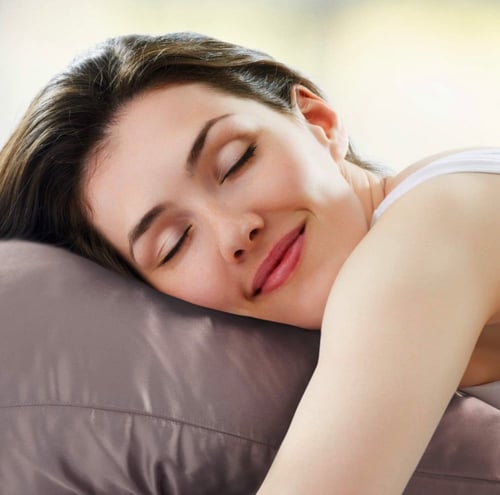 غطاء مخده مصنوع من الساتان الناعم (القطعه)