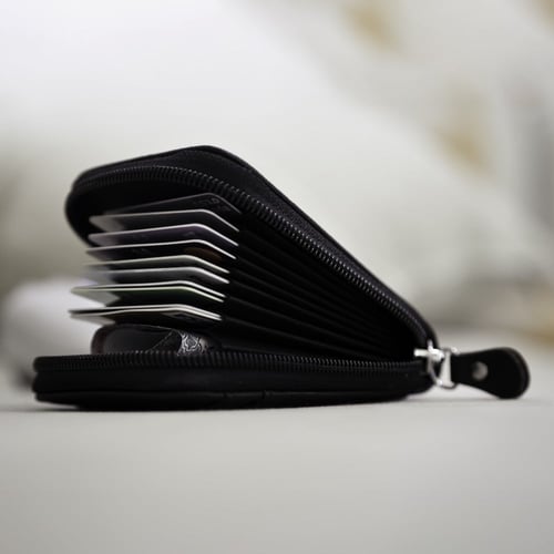 محفظة متعددة الاستخدامات