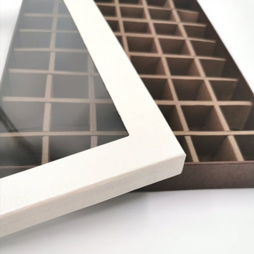 علبة شوكولاتة مقسمة